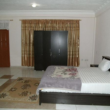 Pemicsa Hotel Accra Spintex Habitación foto